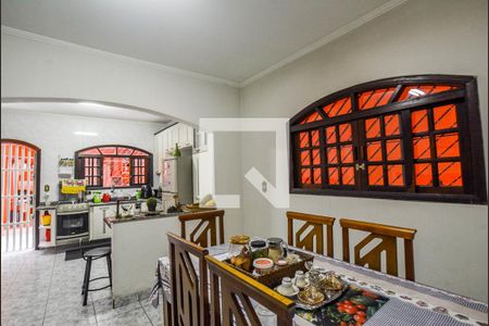 Casa à venda com 200m², 4 quartos e 4 vagas Casa à venda com 200m², 4 quartos e 4 vagasSala de Jantar