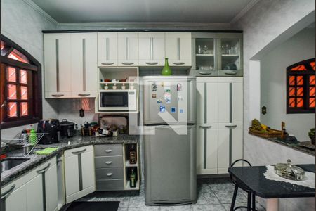 Casa à venda com 200m², 4 quartos e 4 vagas Casa à venda com 200m², 4 quartos e 4 vagasCozinha