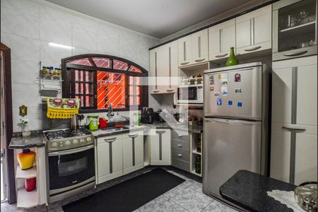 Casa à venda com 200m², 4 quartos e 4 vagas Casa à venda com 200m², 4 quartos e 4 vagasCozinha