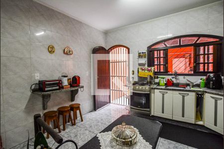 Casa à venda com 200m², 4 quartos e 4 vagas Casa à venda com 200m², 4 quartos e 4 vagasCozinha