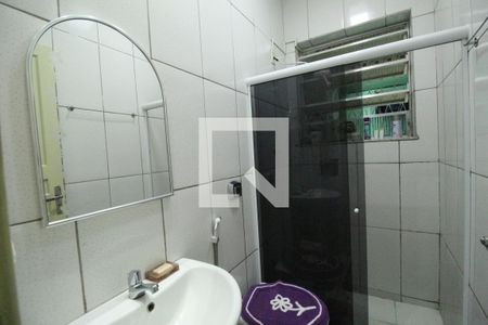 Casa de condomínio à venda com 112m², 4 quartos e 1 vagaBanheiro 2