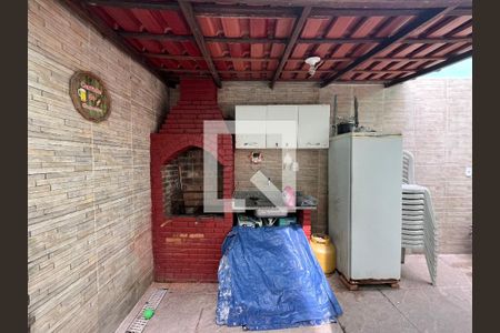 Casa de condomínio à venda com 112m², 4 quartos e 1 vagaChurrasqueira