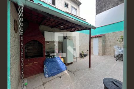 Casa de condomínio à venda com 112m², 4 quartos e 1 vagaFundos