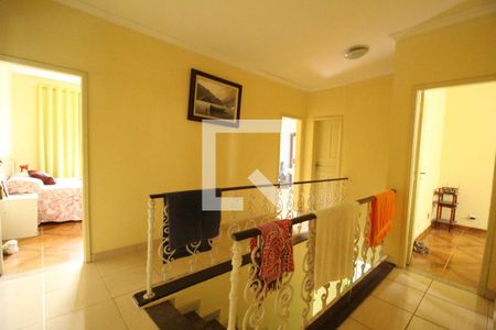 Casa de condomínio à venda com 112m², 4 quartos e 1 vagaEscada