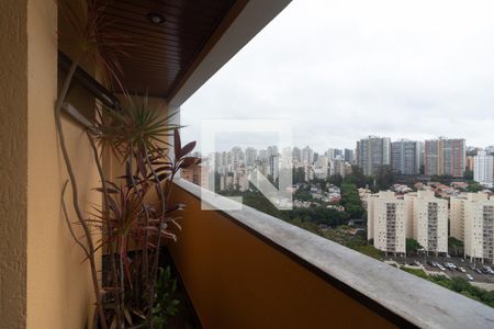 Apartamento à venda com 166m², 3 quartos e 3 vagasSacada do Quarto 3