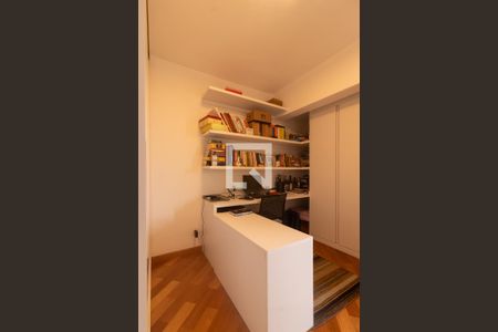 Apartamento à venda com 166m², 3 quartos e 3 vagasEscritório