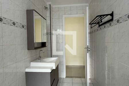 Banheiro de apartamento para alugar com 1 quarto, 77m² em Gonzaga, Santos
