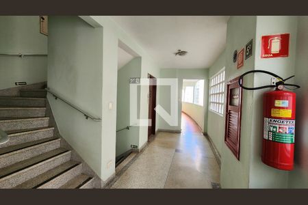 Apartamento para alugar com 77m², 1 quarto e sem vagaEscada