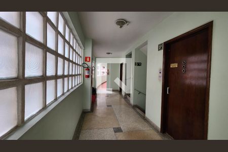 Apartamento para alugar com 77m², 1 quarto e sem vagaEscada