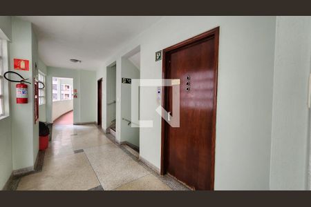 Apartamento para alugar com 77m², 1 quarto e sem vagaEscada