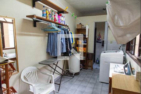 Casa de condomínio à venda com 175m², 3 quartos e 4 vagasÁrea de serviço