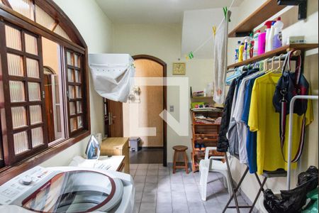 Casa de condomínio à venda com 175m², 3 quartos e 4 vagasÁrea de serviço