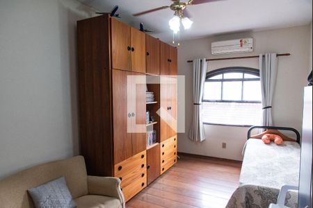 Casa de condomínio à venda com 175m², 3 quartos e 4 vagasQuarto 2