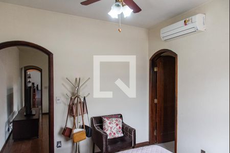 Casa de condomínio à venda com 175m², 3 quartos e 4 vagasSuíte