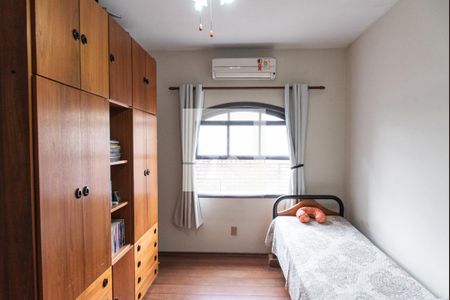 Casa de condomínio à venda com 175m², 3 quartos e 4 vagasQuarto 2