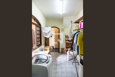 Casa de condomínio à venda com 175m², 3 quartos e 4 vagasÁrea de serviço