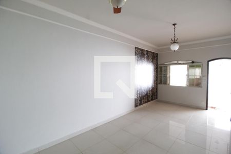 Sala de casa para alugar com 4 quartos, 400m² em Brasil, Uberlândia