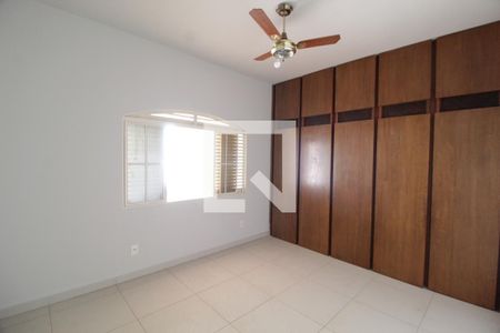 Casa para alugar com 400m², 4 quartos e 8 vagasQuarto 3 - Suíte