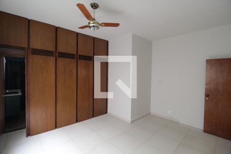 Quarto 1 - Suíte de casa para alugar com 4 quartos, 400m² em Brasil, Uberlândia