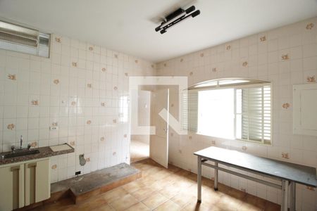 Casa para alugar com 400m², 4 quartos e 8 vagasCozinha