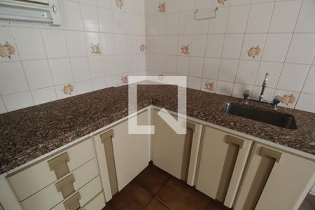 Casa para alugar com 400m², 4 quartos e 8 vagasCozinha