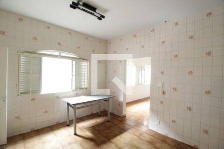 Casa para alugar com 400m², 4 quartos e 8 vagasCozinha