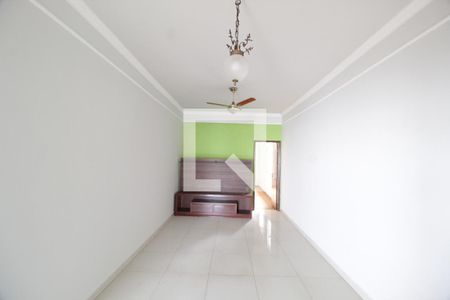 Sala de casa para alugar com 4 quartos, 400m² em Brasil, Uberlândia