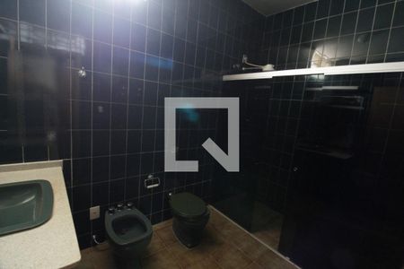 Banheiro do Quarto 1 de casa para alugar com 4 quartos, 400m² em Brasil, Uberlândia