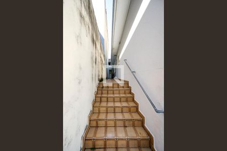 Casa de condomínio à venda com 120m², 2 quartos e sem vagaEscada