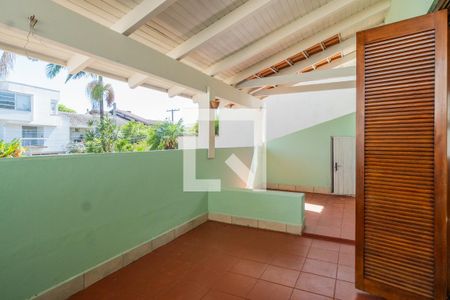 Casa à venda com 340m², 4 quartos e 4 vagasVaranda quarto 4
