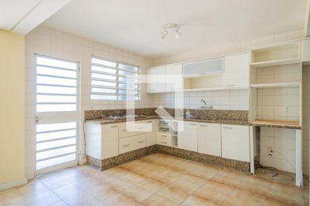 Casa à venda com 340m², 4 quartos e 4 vagasCozinha