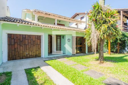 Casa à venda com 340m², 4 quartos e 4 vagasFachada