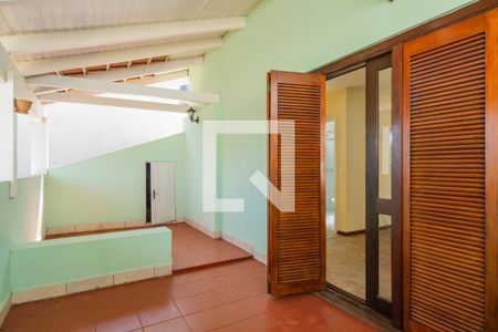 Casa à venda com 340m², 4 quartos e 4 vagasVaranda quarto 4