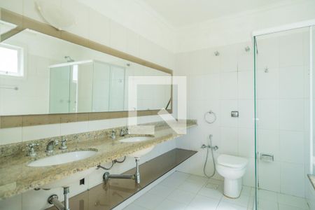 Casa à venda com 340m², 4 quartos e 4 vagasBanheiro da Suíte 3