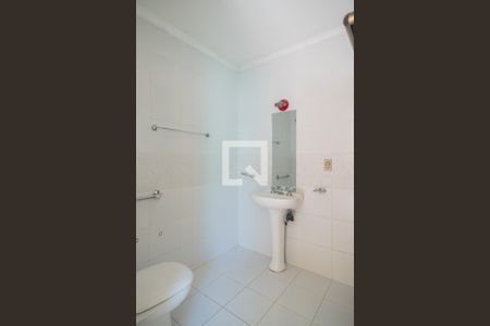 Casa à venda com 340m², 4 quartos e 4 vagasBanheiro da Suíte 2