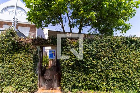 Casa para alugar com 270m², 8 quartos e 3 vagasÁrea externa