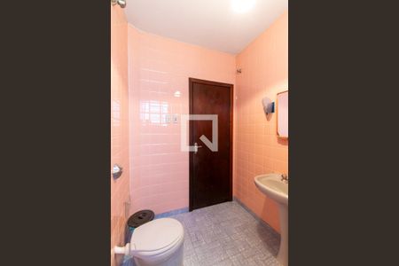 Casa para alugar com 270m², 8 quartos e 3 vagasBanheiro