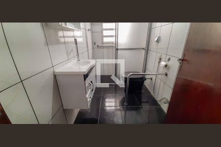 Casa à venda com 205m², 4 quartos e 1 vagaBanheiro 1