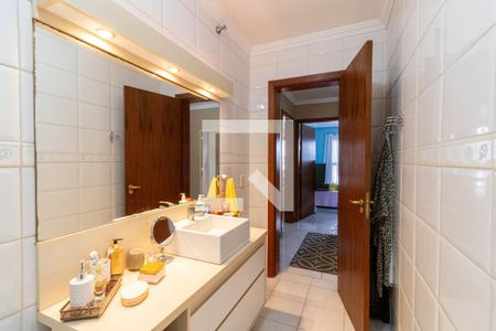 Casa à venda com 382m², 4 quartos e 2 vagasBanheiro 1