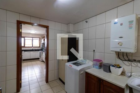Casa à venda com 382m², 4 quartos e 2 vagasÁrea de Serviço