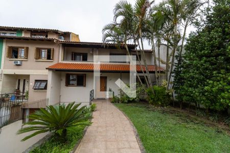 Casa à venda com 382m², 4 quartos e 2 vagasFachada