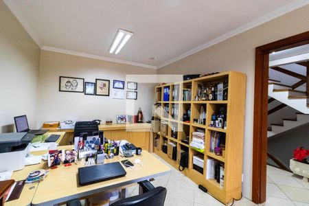 Casa à venda com 382m², 4 quartos e 2 vagasEscritório