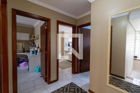 Casa à venda com 382m², 4 quartos e 2 vagasCorredor