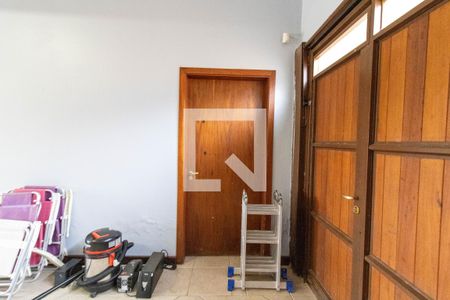 Casa à venda com 382m², 4 quartos e 2 vagasDepósito