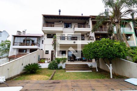 Casa à venda com 382m², 4 quartos e 2 vagasQuintal