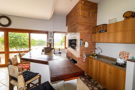 Casa à venda com 382m², 4 quartos e 2 vagasChurrasqueira