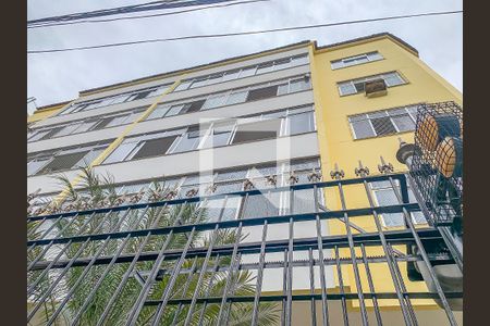 Apartamento para alugar com 75m², 2 quartos e 1 vagaFachada