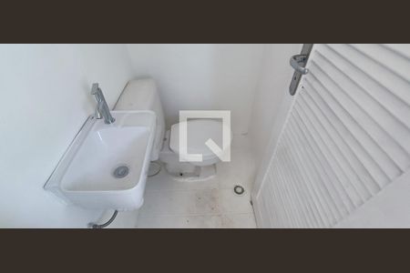 Banheiro de serviço de apartamento à venda com 2 quartos, 60m² em Vila Andrade, São Paulo