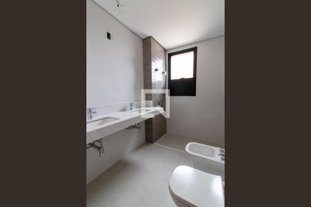 Apartamento à venda com 170m², 3 quartos e 3 vagasBanheiro 3