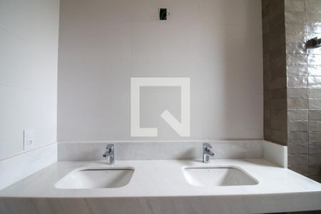 Apartamento à venda com 170m², 3 quartos e 3 vagasBanheiro 3